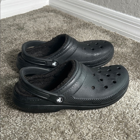 Women Black Crocs - Picture 6 of 11